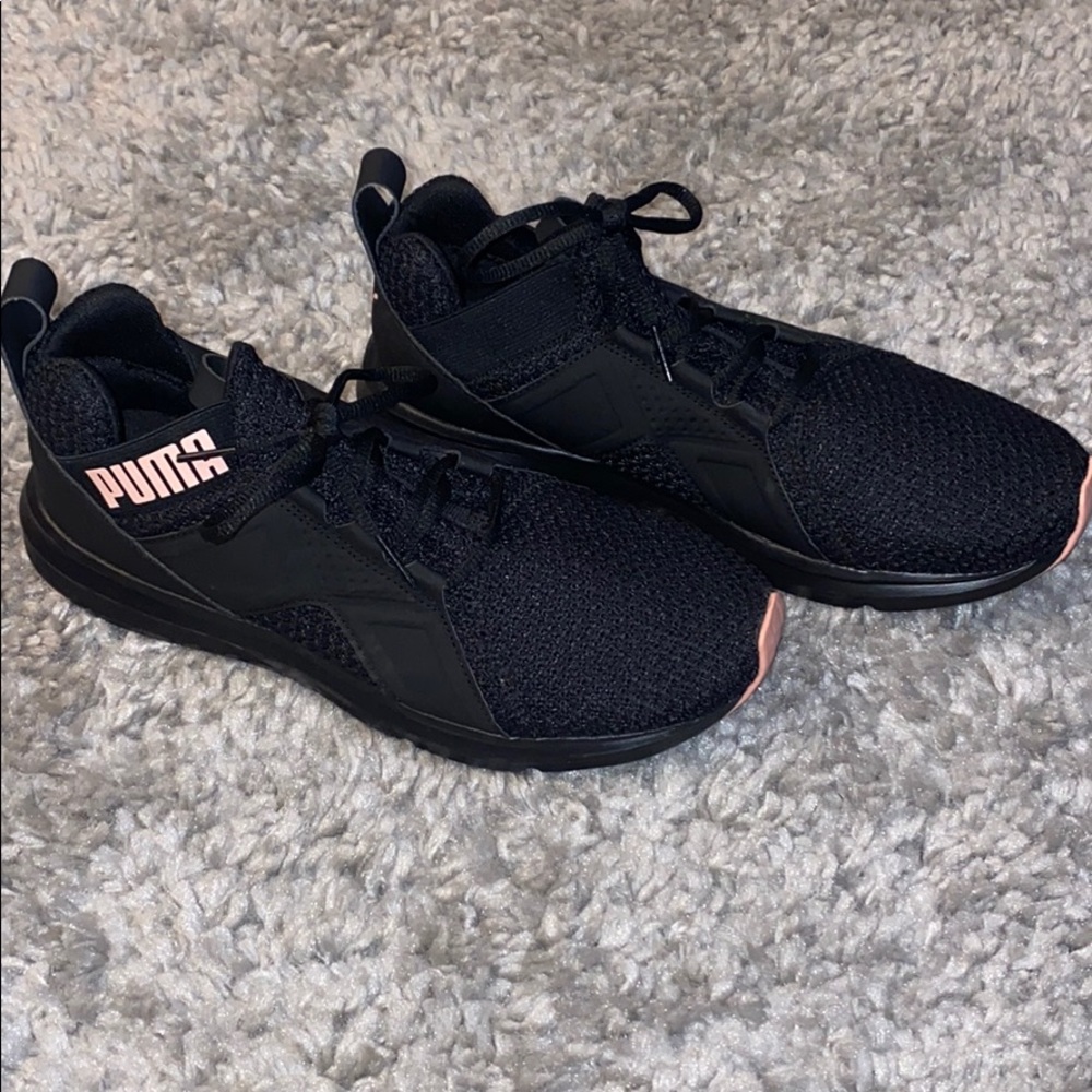 Puma tennis shoes